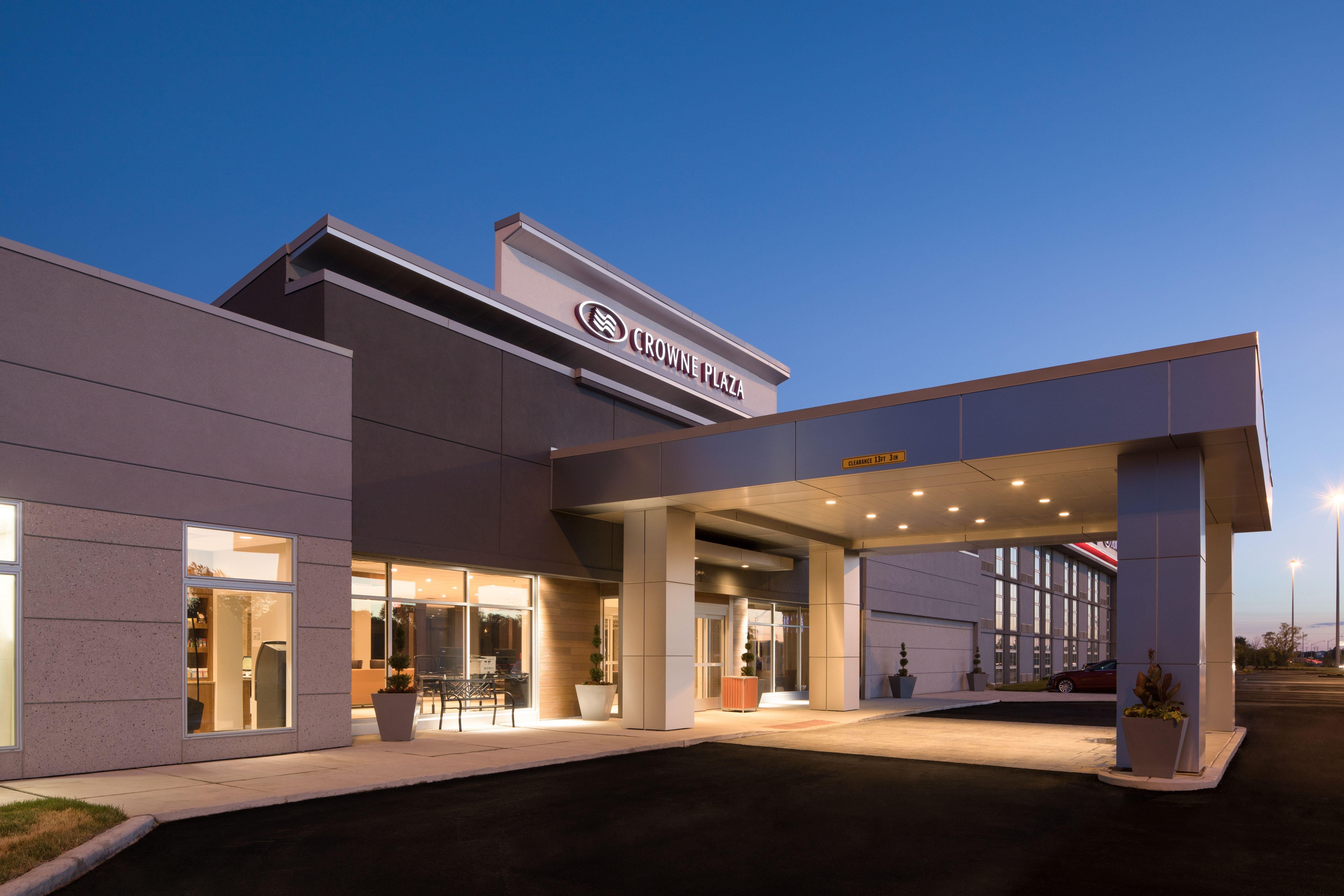 Crowne Plaza Chicago Sw - Burr Ridge By Ihg Hotel Exterior photo
