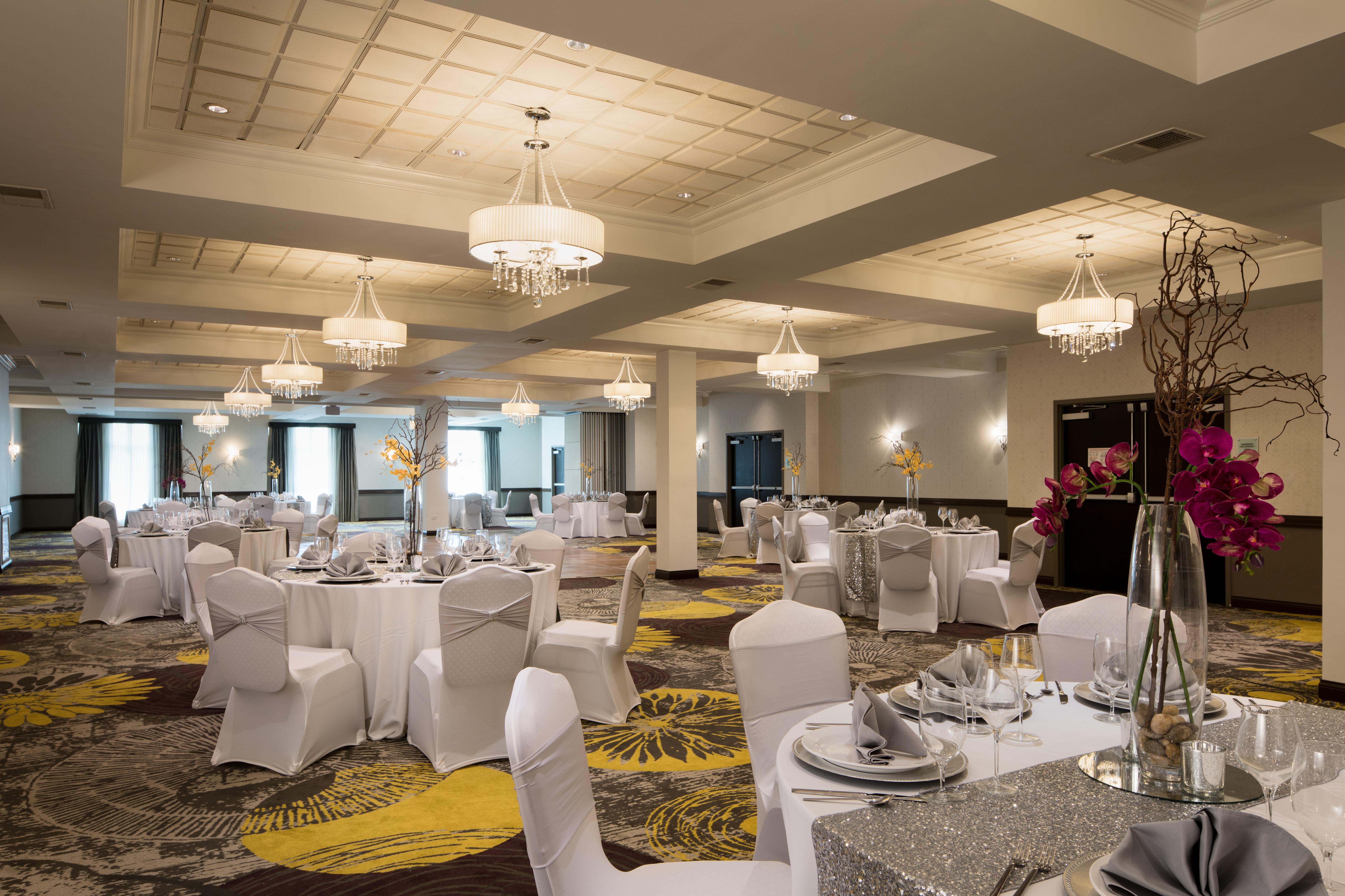 Crowne Plaza Chicago Sw - Burr Ridge By Ihg Hotel Exterior photo