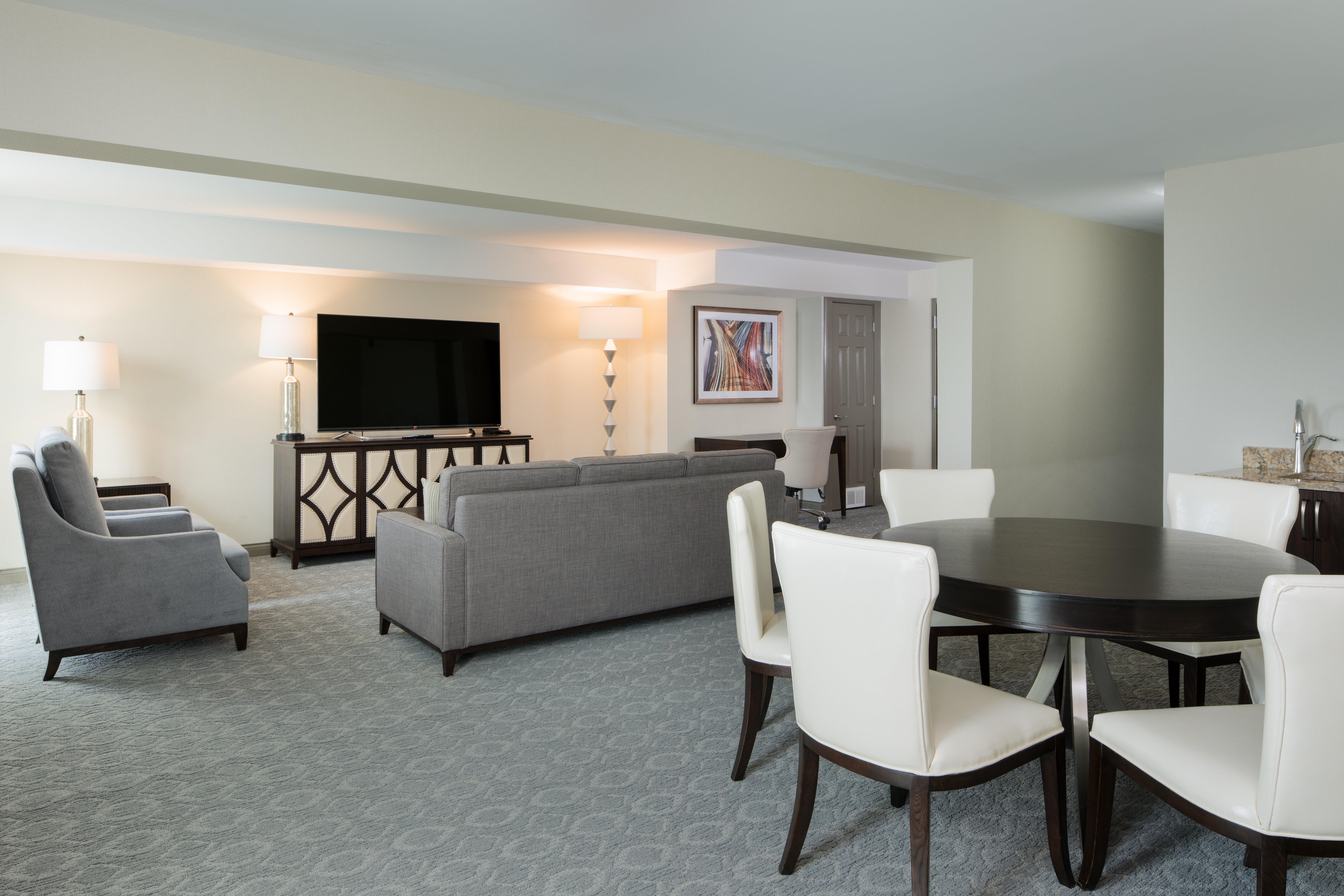 Crowne Plaza Chicago Sw - Burr Ridge By Ihg Hotel Exterior photo
