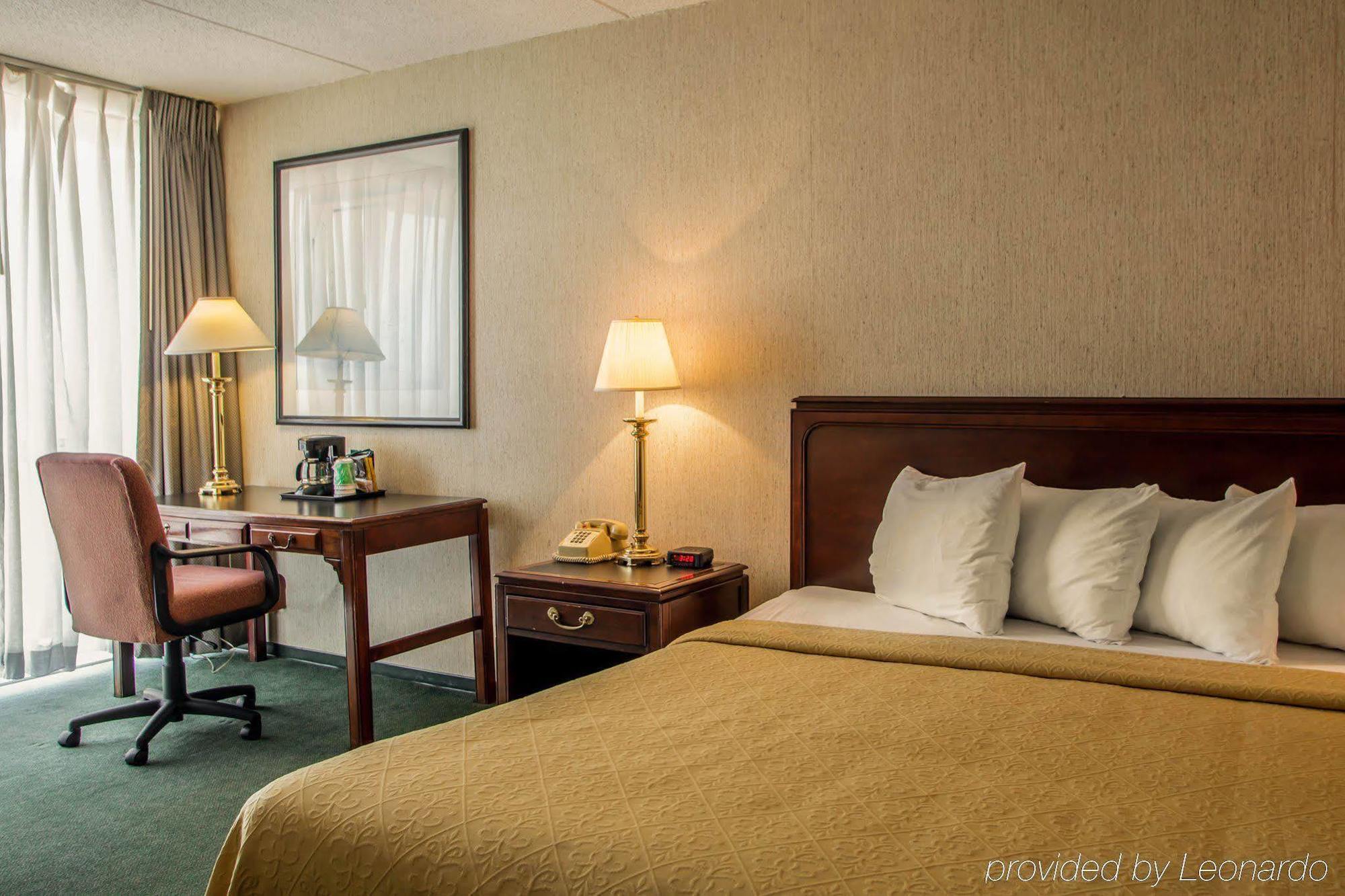 Crowne Plaza Chicago Sw - Burr Ridge By Ihg Hotel Exterior photo